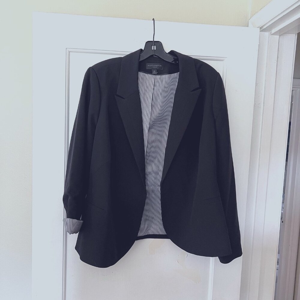 Black blazer, striped rolled sleeves
